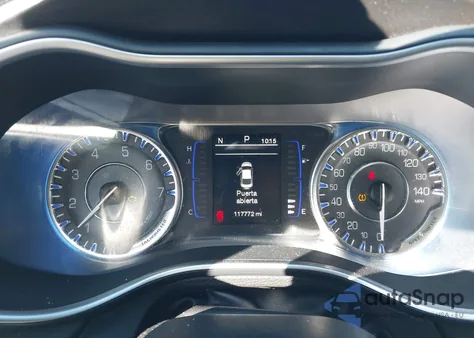 2015 Chrysler 200 Limited z USA, uszkodzony, nr VIN 1C3CCCAB8FN690697